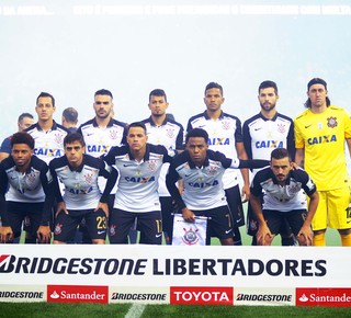 Atuações do Corinthians: Giovanni Augusto vai bem, mas defesa vacila