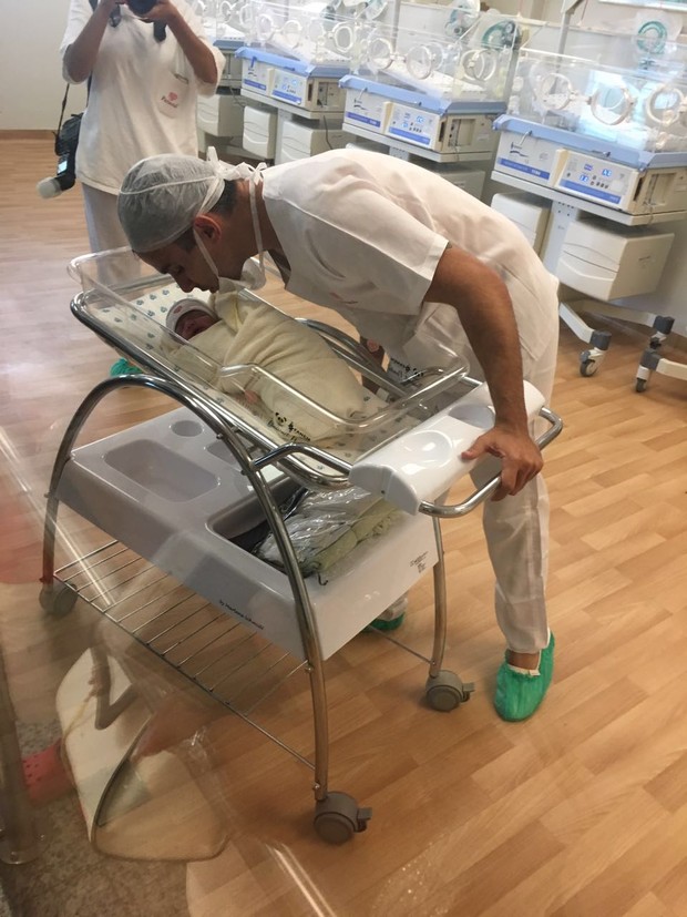 Mico Freitas com o filho, Artur (Foto: Divulgação / Assessoria Kelly Key)