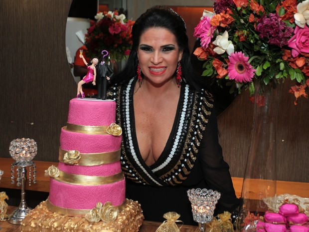 Solange Gomes comemora aniversário em restaurante na Zona Oeste do Rio (Foto: Marcello Sá Barretto/ Ag. News)