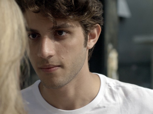 Rafa diz para Cecília que estava com a cabeça em Laís (Foto: TV Globo)