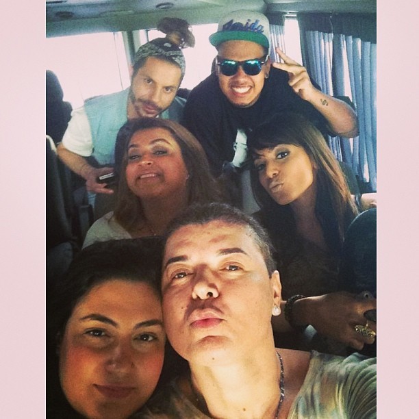David Brazil posta foto com Anitta e Preta Gil (Foto: Instagram / Reprodução)