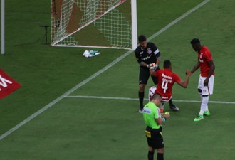 Alisson Paulão Jackson Inter (Foto: Tomás Hammes / GloboEsporte.com)