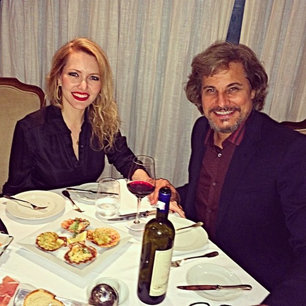 Karin Roepke e Edson Celulari (Foto: Reprodução/Instagram)