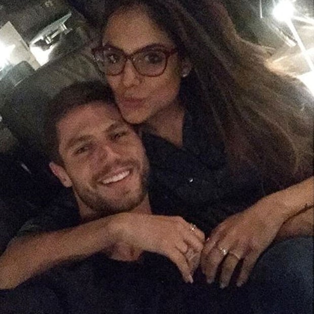 Ex-BBB Jonas e Mari Gonzalez em cinema de um shopping em São Paulo (Foto: Instagram/ Reprodução)