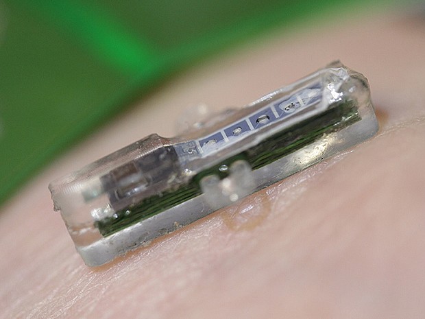 Protótipo de 14 mm pode ser usado para detectar 5 substâncias diferentes no sangue (Foto: École Polytechnique Fédérale de Lausanne )