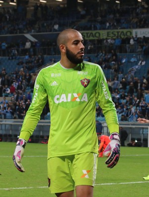 Danilo Fernandes, do Sport, tem três defesas na briga por melhor do mês