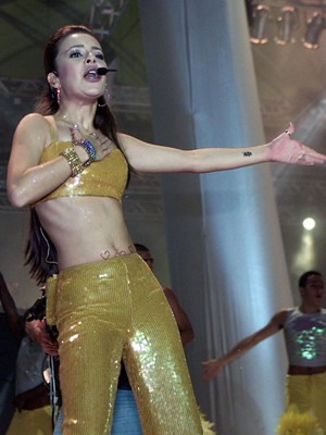 Sandy canta no Rock in Rio em 2001; show com o irmão Junior foi no dia pop do festival (Foto:  Folhapress)