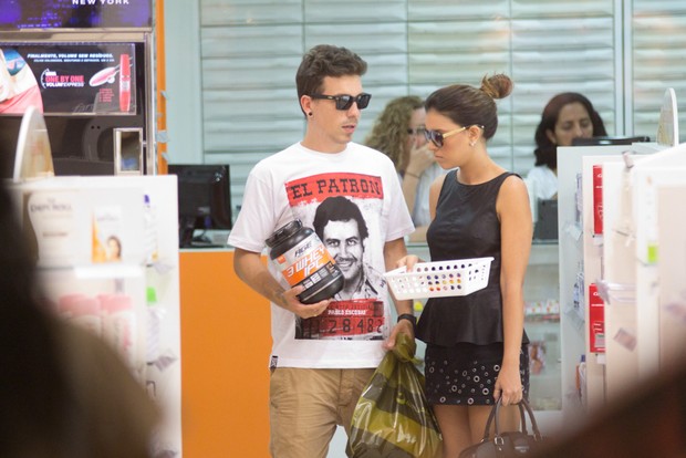 Di Ferrero e Mariana Rios em shopping do Rio (Foto: Derick Abreu / Foto Rio News)