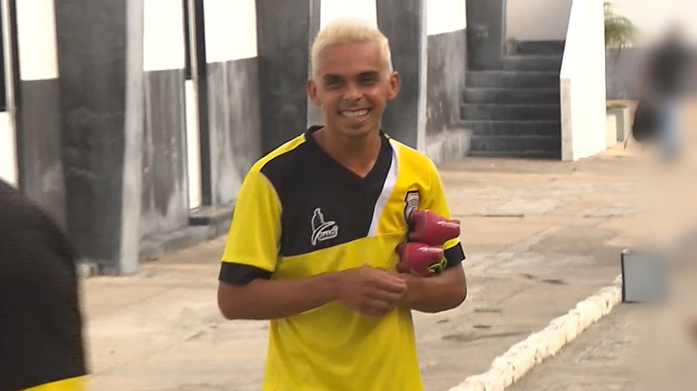 Fabiano Buchecha seria o 