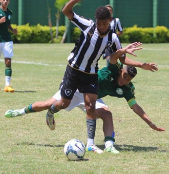 Palmeiras x Botafogo, sub-15, Votorantim (Foto: André Reis / Secom Votorantim)