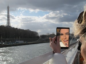 Uma boa maquiagem começa pela base, segundo Alice Salazar (Foto: Arquivo Pessoal)