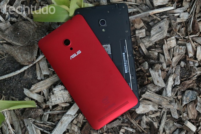 Apesar dos 3.300 mAh, a bateria do Zenfone 6 pode não durar o dia todo (Foto: Lucas Mendes/TechTudo) Apesar dos 3.300 mAh, a bateria do Zenfone 6 pode não durar o dia todo (Foto: Lucas Mendes/TechTudo)