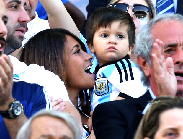 Lionel Messi was cheered on by girlfriend Antonella ...