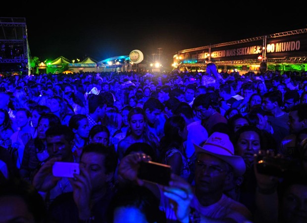 O público lotol o segundo dia de festival (Foto: Deco Rodrigues)