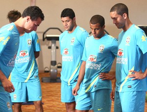 Hulk, Lucas e Romulo no treino da Seleção Brasileira (Foto: Mowa Press)