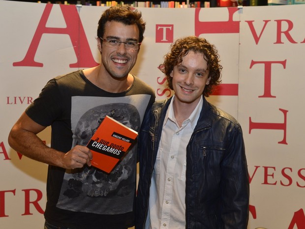 Joaquim Lopes e Vincent Villari em lançamento de livro no Rio (Foto: André Muzell/ Ag. News)