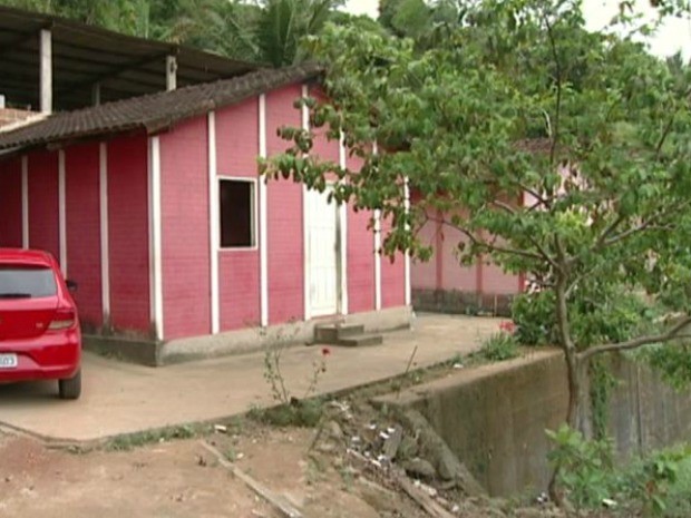 Velório acontecia na casa onde mulher morava em Iconha (Foto: Reprodução/ TV Gazeta)