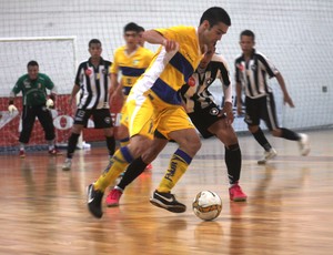 Petrópolis sofreu a primeira derrota na competição (Foto: Felipe Carvalho)