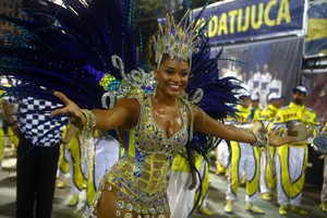 Unidos da Tijuca encerra Desfile das Campeãs do Rio; veja fotos das escolas no sambódromo (Rodrigo Gorosito/G1)
