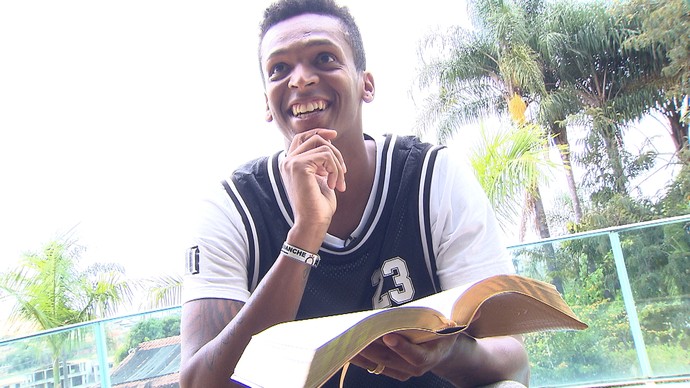 Marcos Assunção torce por retorno de Jô ao Corinthians e por volta por cima