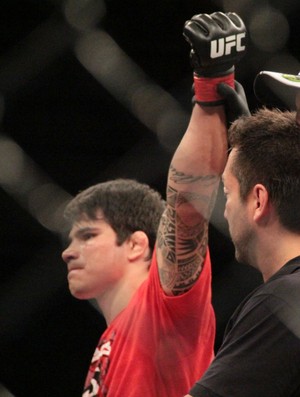 Erick Silva x Takenori Sato UFC Jaraguá do Sul (Foto: Rodrigo Malinverni)