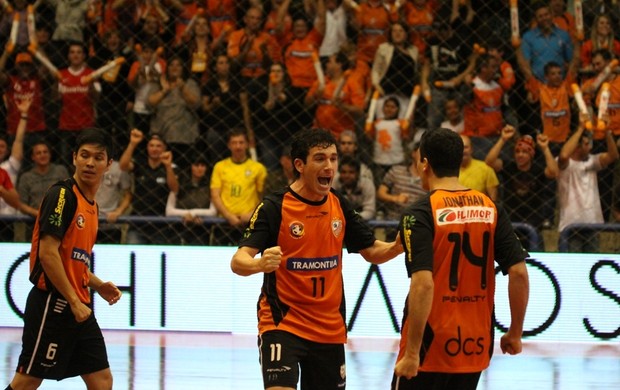 Carlos Barbosa campeão Copa Intercontinental futsal (Foto: Renato Zaro/ACBF)