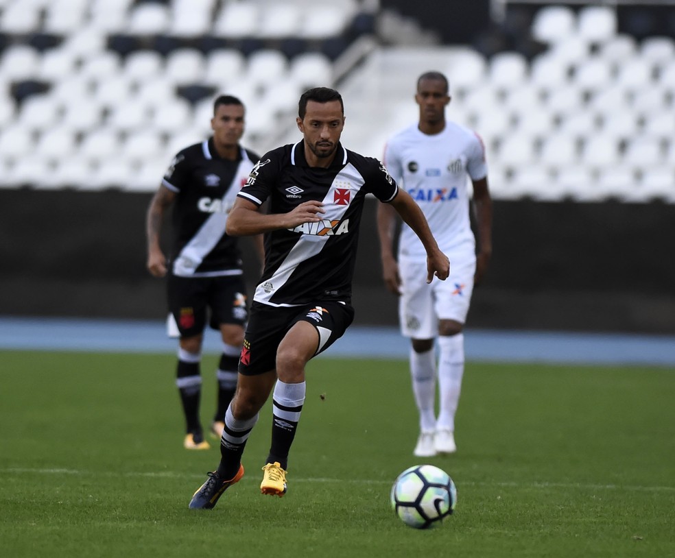 Nenê em ação contra o Santos, no último domingo (Foto: André Durão)