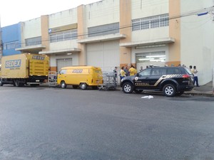 Criminosos assaltam correios em Divinópolis (Foto: Alberto Machado/Divulgação)
