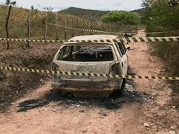 Polícia identificou carro queimado a partir do chassi. (Foto: Reprodução/ TV Asa Branca)