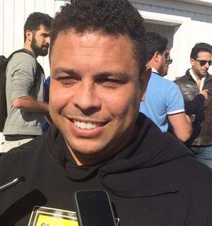Ronaldo diz que crise do país causou desmanche corintiano:
