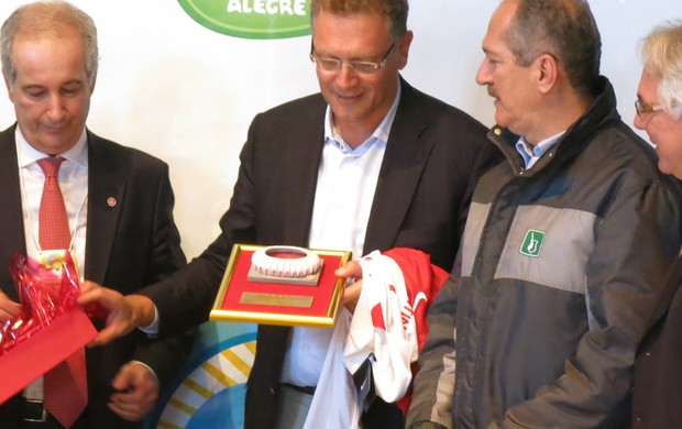 Valcke Beira Rio Copa do mundo (Foto: Felippe Costa) Valcke Beira Rio Copa do mundo (Foto: Felippe Costa)