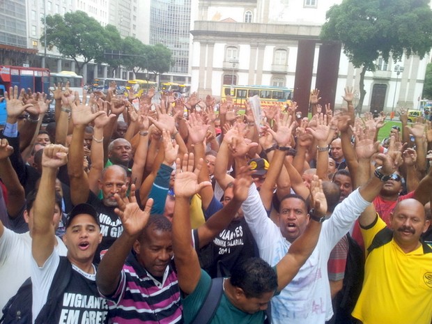 Vigilantes estão em greve desde o dia 24 de abril (Foto: SindvigRio / Divulgação)