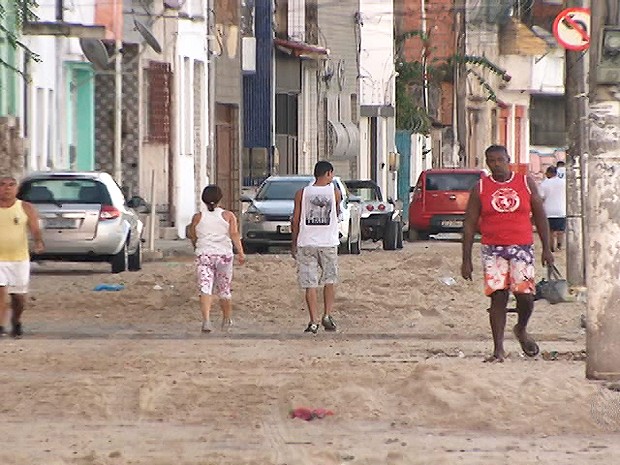 Areia no bairro da Ribeira (Foto: Reprodução / TV Bahia)