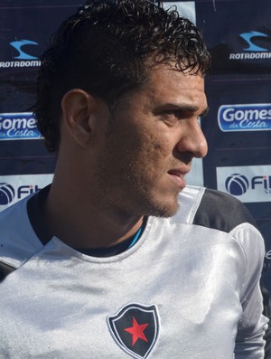 Carlos, goleiro do Botafogo-PB (Foto: Lucas Barros / GloboEsporte.com/pb)