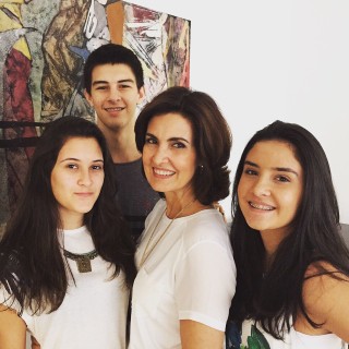 Fátima Bernardes com os filhos (Foto: Reprodução/Instagram)