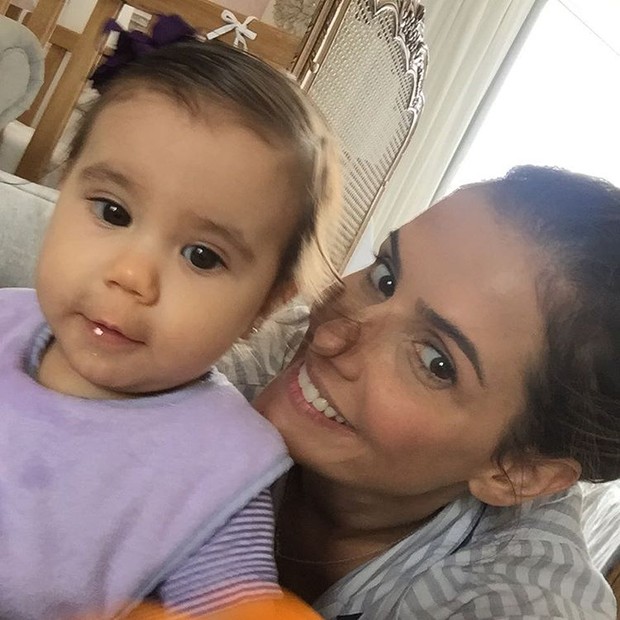 Deborah Secco e a filha (Foto: Reprodução/ Instagram)