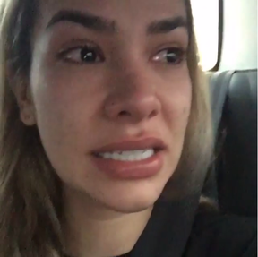 Ex-BBB Adriana chora ao relatar tentativa de assalto (Foto: Reprodução / Instagram)