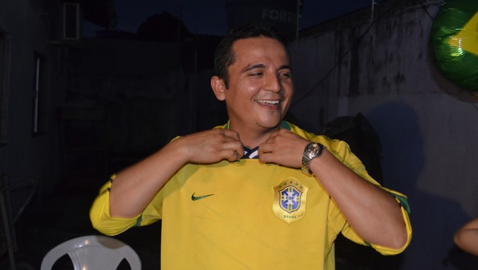 No AP, Colombianos são "zuados" na vitoria do Brasil na Copa do Mundo (Foto: Jonhwene Silva/GE-AP)
