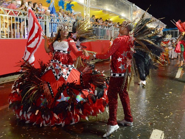 Escola de Samba Amigos da Rua do Porto, uma das duas do Grupo especial do Carnaval de Piracicaba (Foto: AG photopress)