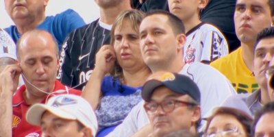 Família de deficientes visuais vai a jogo do Timão e se emociona: 