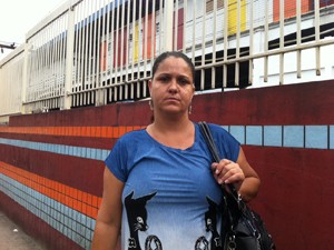 Silvana da Silva contou que o trem estava lotado   (Foto: Janaína Carvalho/G1)