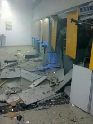 Criminosos atacam agência bancária em Pilar do Sul (Foto: PM/Divulgação)