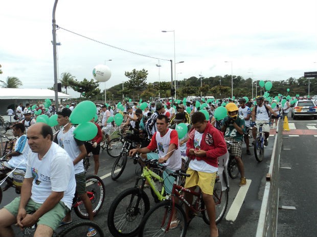 Cicilistas percorreram 4 quilômetros em pedalada sustentável, em Vitória (Foto: Leandro Nossa/ G1 ES)