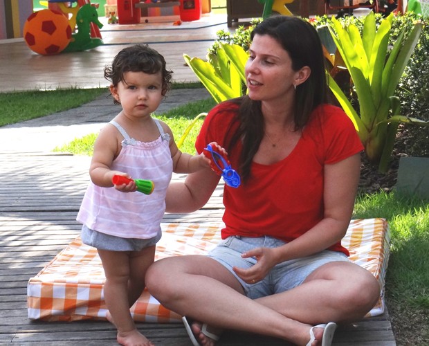 Duda e Carol deixam o Game de Bebês (Foto: Mais Você / TV Globo)