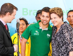 Alan Fonteles e Dilma Bolsa Atleta (Foto: Roberto Stuckert Filho / PR)