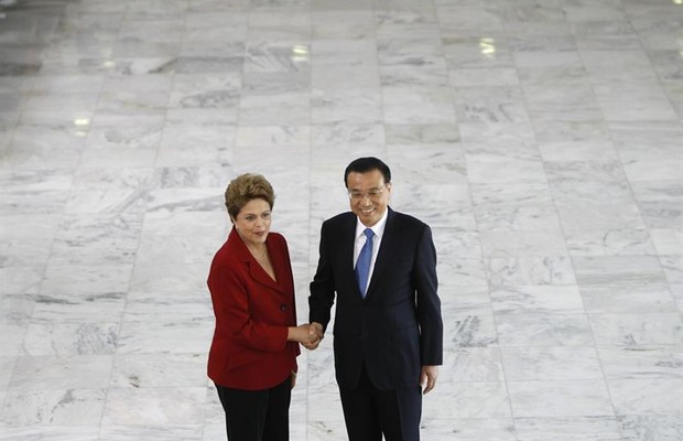 Dilma Rousseff e Li Keqiang (Foto: Agência EFE)
