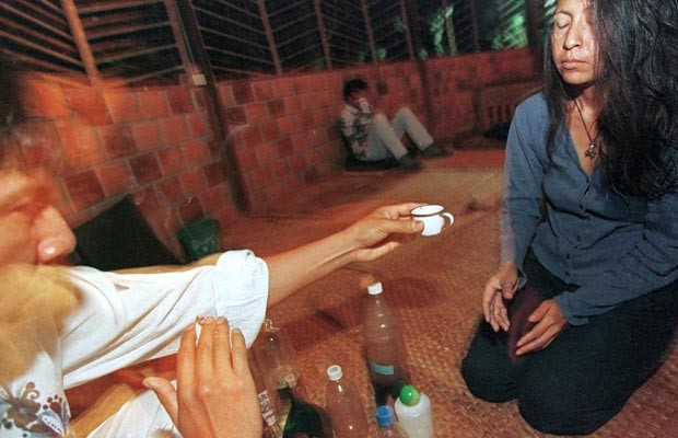 Cerimônia do santo daime no Peru (Foto: Jaime Razuri/AFP/Arquivo)