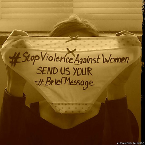Artista convocou mulheres a enviar fotos com mensagens contra violência sexual (Foto: Alexandro Palombo)