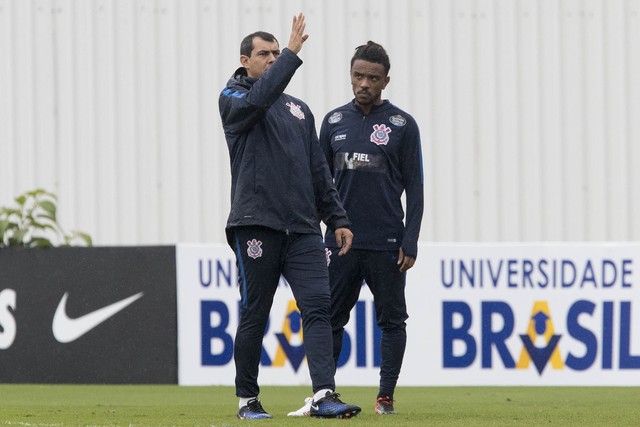 Corinthians prepara Paulo Roberto em treino, e Maycon segue como dúvida