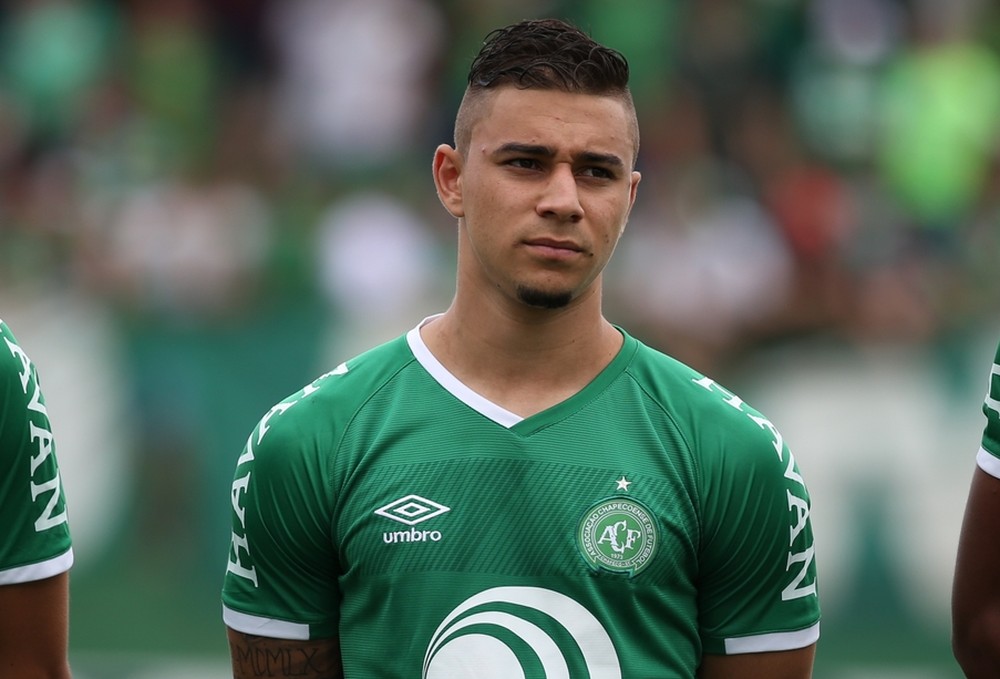  João Pedro sofre lesão no joelho e desfalca Chape por cerca de três meses